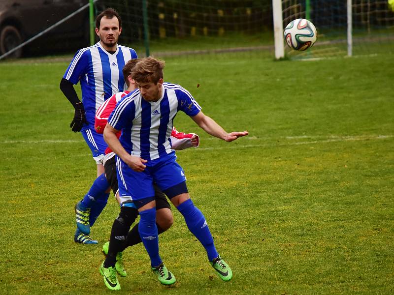 Fotbalisté Zavidova si v závěrečném podzimním kole I. A třídy poradili i s vedoucí Hřebčí.