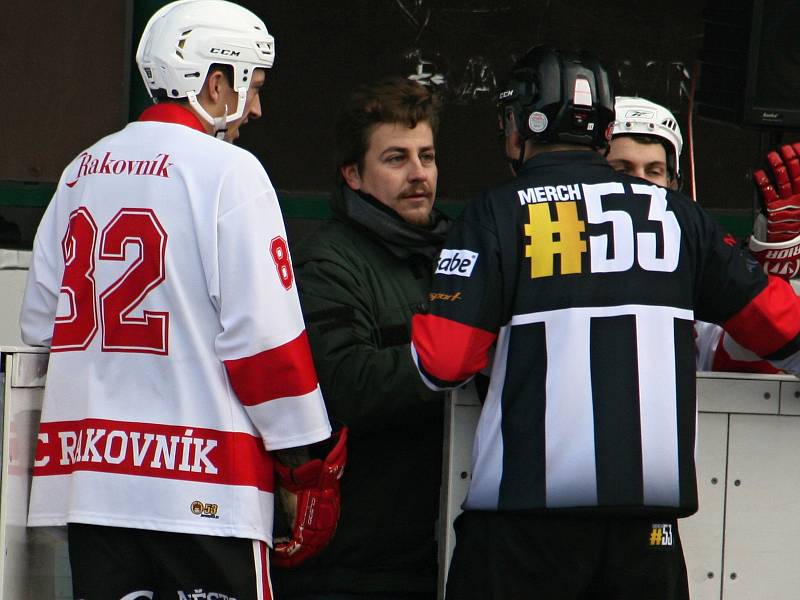 Rakovničtí hokejbalisté prohráli s mistrem extraligy - Kert Parkem Praha 1:3.