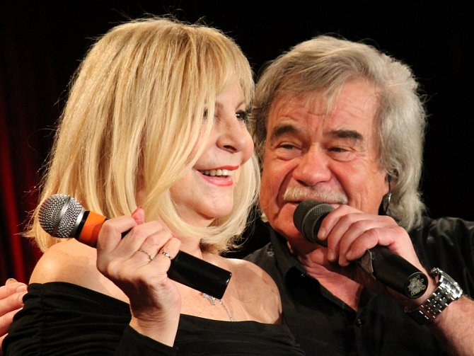 Hana Zagorová a Petr Rezek zpívali v rakovnickém kulturním centru