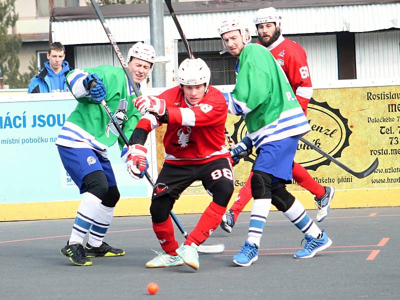 Hokejbalisté HBC Rakovník v prvním jarním kole extraligy nestačili na Plzeň, které podlehli 1:2.