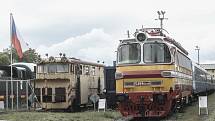 Železniční muzeum v Lužné o víkendu zpestřilo prohlídky jízdou parním vlakem taženým lokomotivou Heligón.