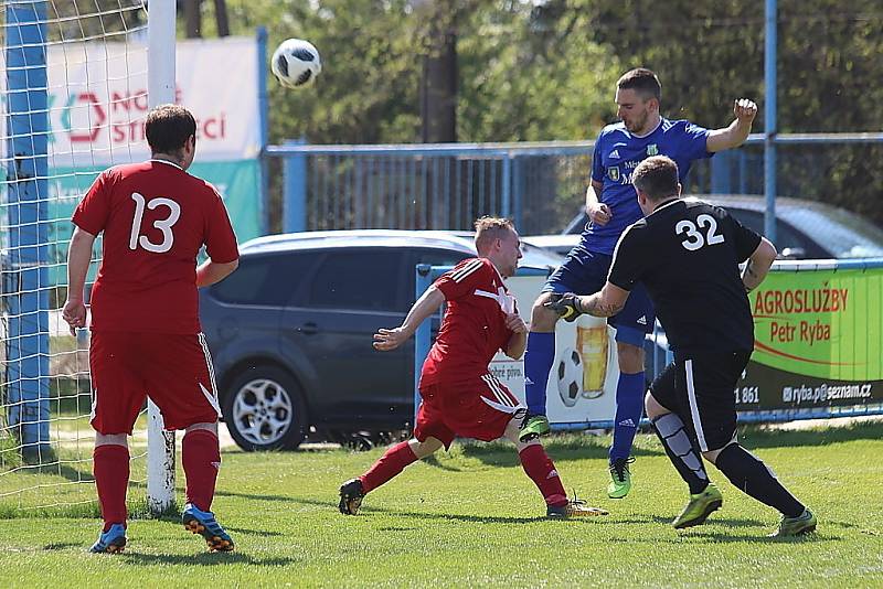 Z fotbalového utkání okresního přeboru Mšec - Zavidov B (1:2)