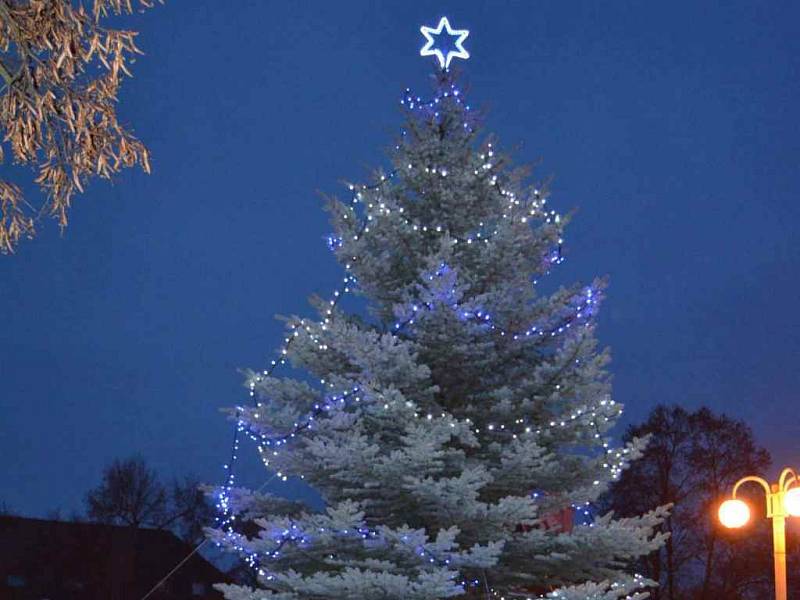 Rozsvícení vánočního stromu v Novém Strašecí