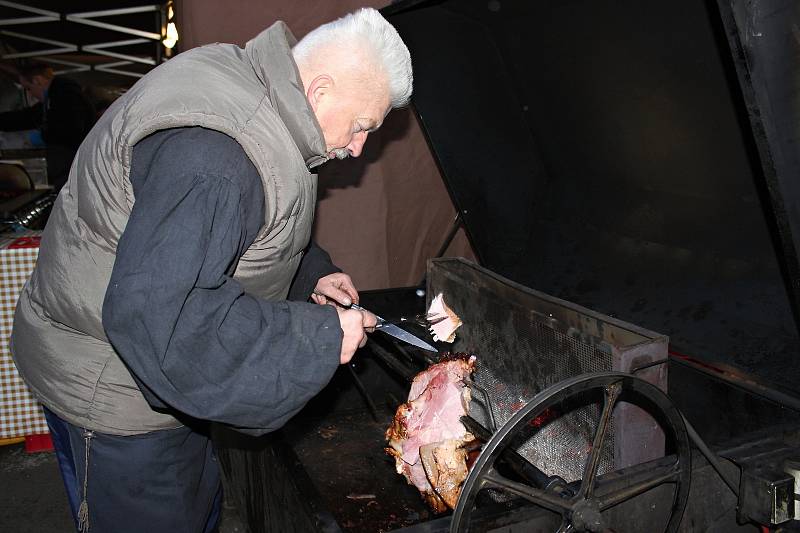 Královský advent na Křivoklátě totiž dostál svému přízvisku a splnil očekávání tisíců turistů, kteří v sobotu či v neděli na hrad zavítali.