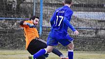 Fotbalisté Lánů smetli v prvním jarním kole okresního přeboru Kněževes 5:1.