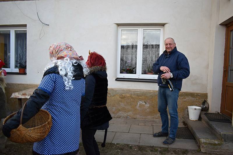 Z masopustního veselí v Kněževsi.