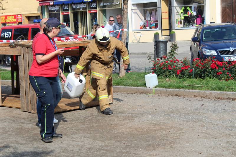 Na rakovnickém náměstí se v sobotu soutěžilo O pohár starosty Krajského sdružení hasičů.