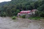 Povodně 2002 v obci Roztoky na Křivoklátsku a její těsné blízkosti.