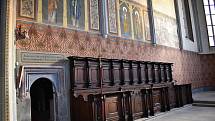 Interiér rakovnického kostela sv. Bartoloměje nabízí množství cenných památek, které si zaslouží svoji péči. V plánu je nyní dokončení obnovy pískovcové dlažby, ale také restaurování dveří do sakristie či nové osvětlení kostela.