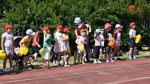 Olympiáda mateřských škol na hřišti u rakovnické sokolovny.