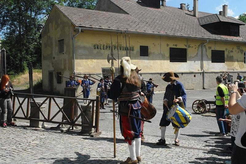 Obsazení Křivoklátu švédským historickým vojskem se nakonec obešlo bez boje.