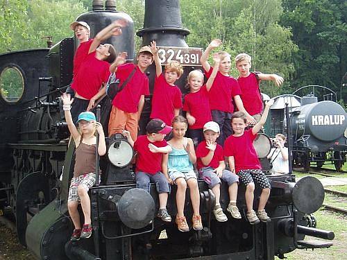 Výlet mladých hasičů do železničního muzea v Lužné
