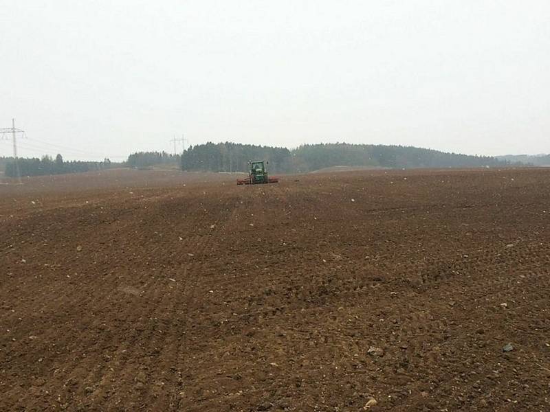 Setí jařin v Zemědělské společnosti Chrášťany