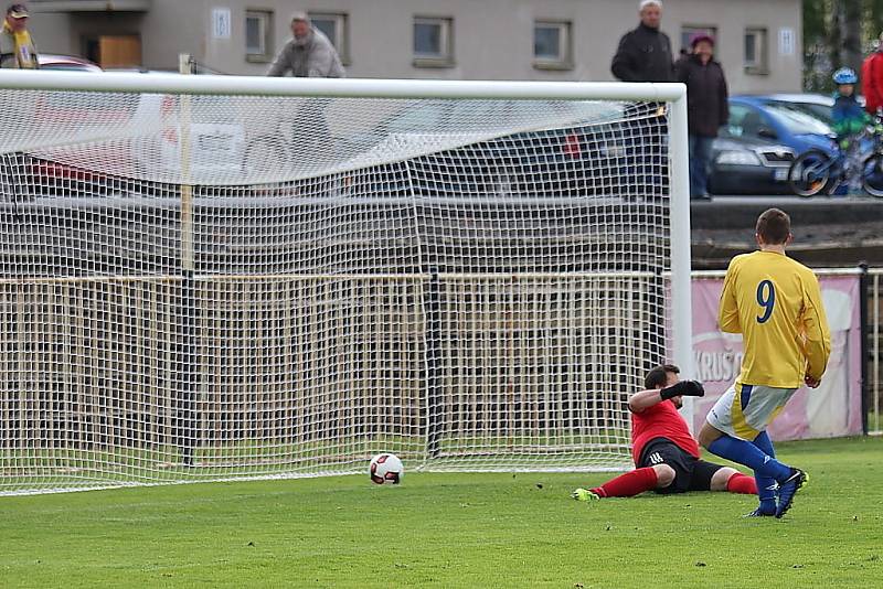 Z fotbalového utkání krajské I.B třídy SK Rakovník B - Lišany (6:1)