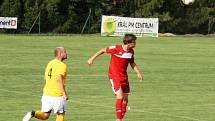 Zavidov (v červeném) sice bojoval a vedl 2:0, ale dál v poháru jdou Tuchlovice, vyhrály 5:2. 