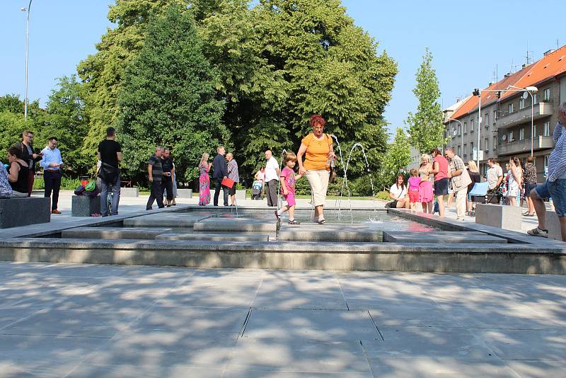 Podobu veřejného prostranství na sekyře vybrali občané města.