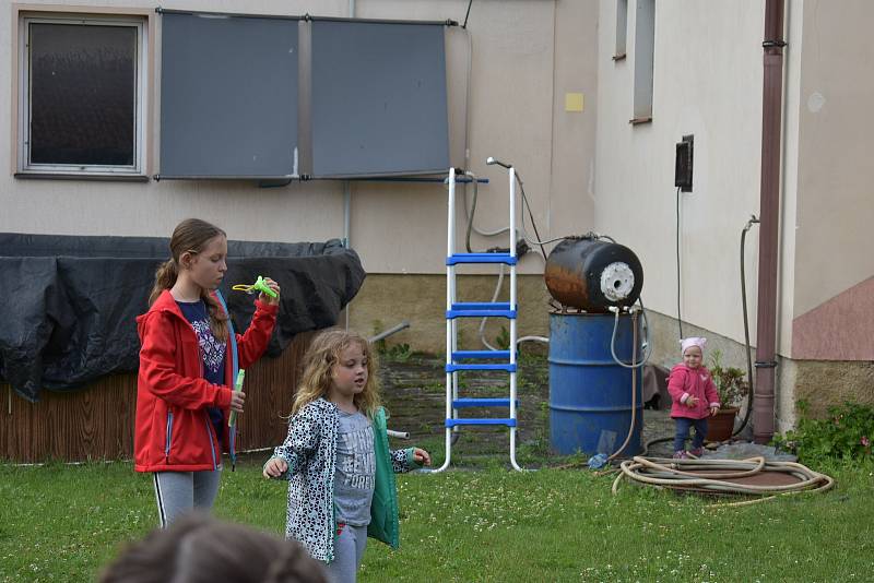 V Lišanech se uskutečnil pětidenní příměstský jezdecký tábor, který uspořádal Jezdecký klub Borský Les. V srpnu je v plánu další.