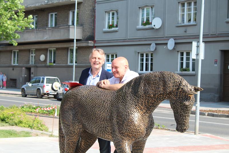 Podobu veřejného prostranství na sekyře vybrali občané města.