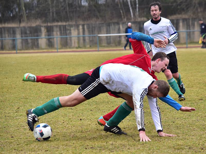 Rakovnická Olympie zdolala v prvním jarním kole okresního přeboru Slabce 3:0