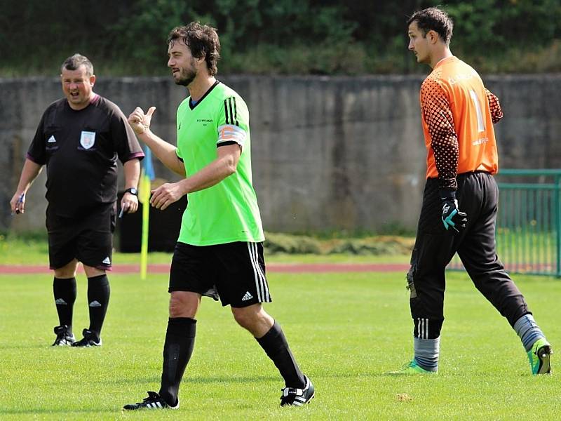 Ve šlágru 5. kola okresního přeboru zvítězily Kolešovice na Olympii po penaltách. V základní hrací době skončil duel 0:0.