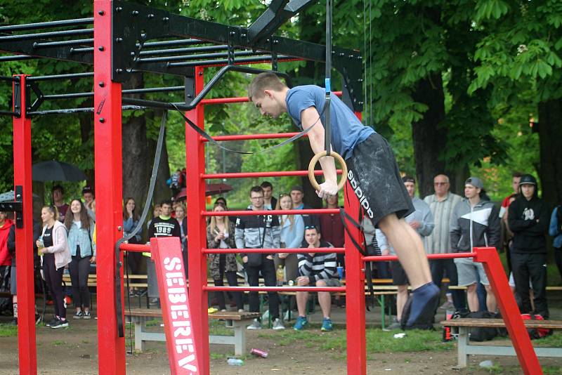 Pátý ročník Street workout Battle v Čermákových sadech.