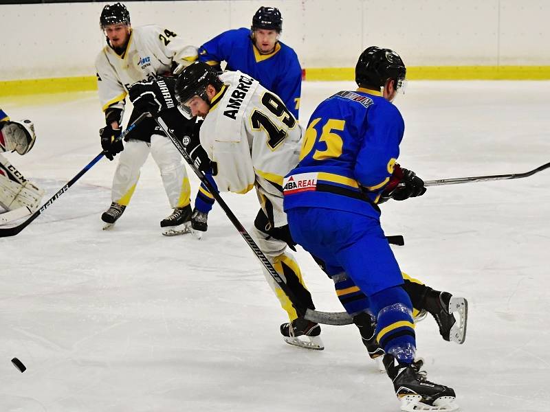 Hokejisté HC Rakovník rozstříleli Černošice 9:3.