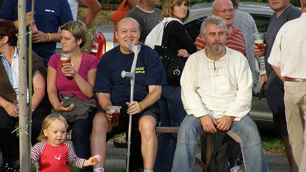 Koncert skotských dudáků a bubeníků. 