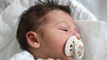 MATYÁŠ TŘÍŠKA, RAKOVNÍK. Narodil se 1. srpna 2020. Rodiče jsou Zuzana a Josef. Po porodu vážil 3 kg a měřil 48 cm.
