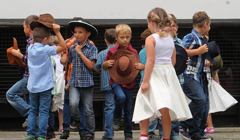 Country a western den aneb Hurá na prázdniny v letním kině v Rakovníku.