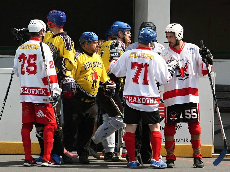 V rozhodujícím finále oblastní ligy v hokejbalu zvítězily Beer Stars Hnidousy nad rezervou HBC Rakovník 7:3 a slaví titul.