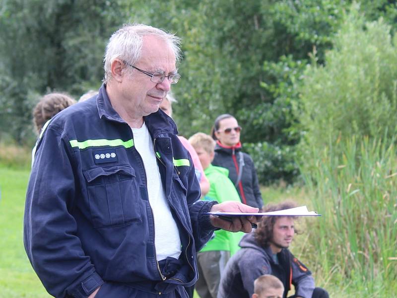 Ve třetím ročníku neckyády v Lubné, aneb pokoření Lubeňáku, startovala čtyři plavidla. Mezi nimi plula i krásná Kleopatra se svou družinou a dokonce i Titanic.