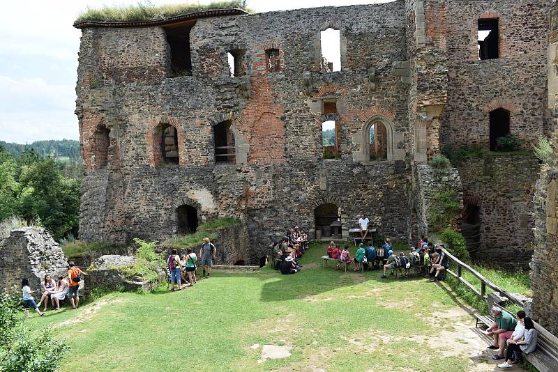 Hrad Krakovec je v létě v obležení turistů. Návštěvnost je srovnatelná s tou loňskou, kdy byla rekordní.