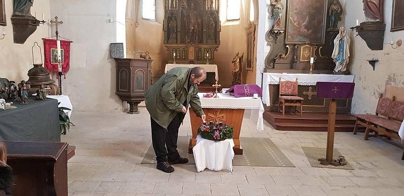 Děti z mateřské školy a prvního stupně čistecké základní školy navštívily kostel sv. Václava v Čisté.