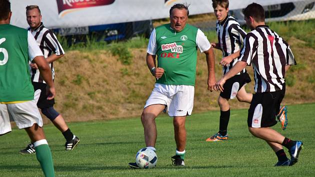 Devadesátku řevničovské Sparty přijela oslavit také stará garda Bohemians v čele v legendami A. P