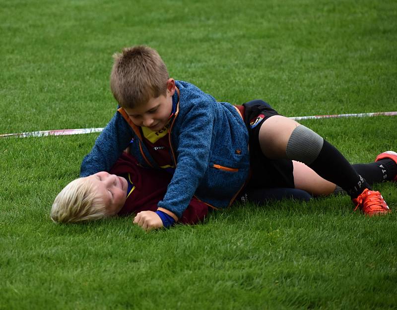 Na hřišti na Zátiší v Rakovníku se uskutečnil Dětský sportovní den, který uspořádali rakovničtí ragbisté.