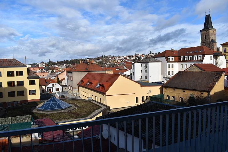 Stavba Víceúčelového a studijního centra finišuje. V květnu by se mělo slavnostně kolaudovat.