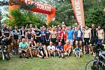 Buckův triatlon letos absolvovalo 77 sportovců.