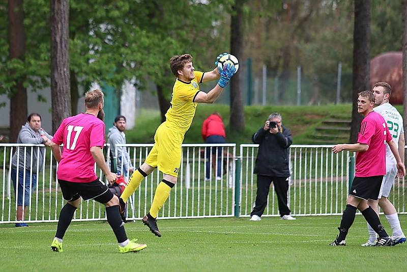 Z divizního fotbalového utkání Tatran Rakovník - Polaban Nymburk (3:0)