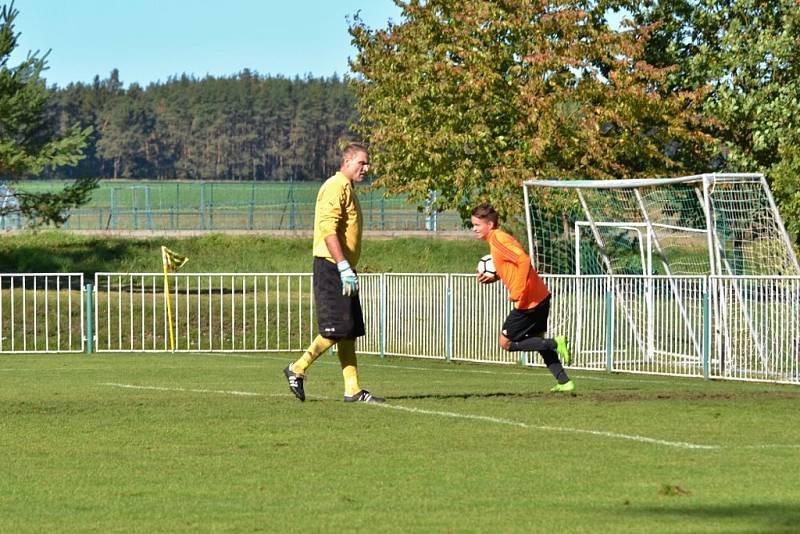 Z fotbalového utkání I.B třídy Tatran Rakovník B - Slaná B (3:1)