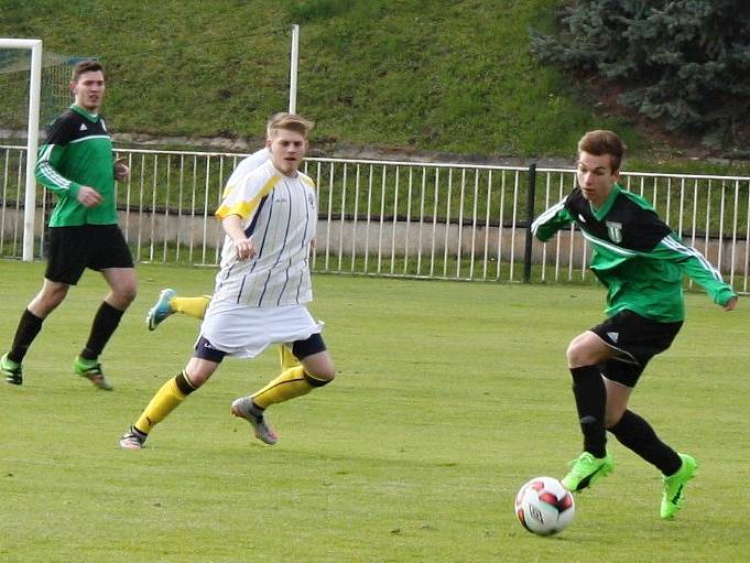 SK Rakovník B  v okresním derby v nejnižší krajské soutěži přejel Hředle 5:0.