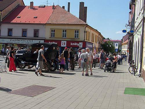 Druhé setkání majitelů mopedů Stadion v Rakovníku a na Křivoklátě