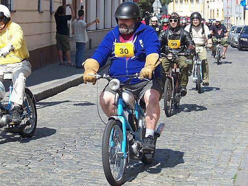 Druhé setkání majitelů mopedů Stadion v Rakovníku a na Křivoklátě