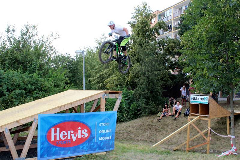 Sobotní program nabídl například downhillový závod.