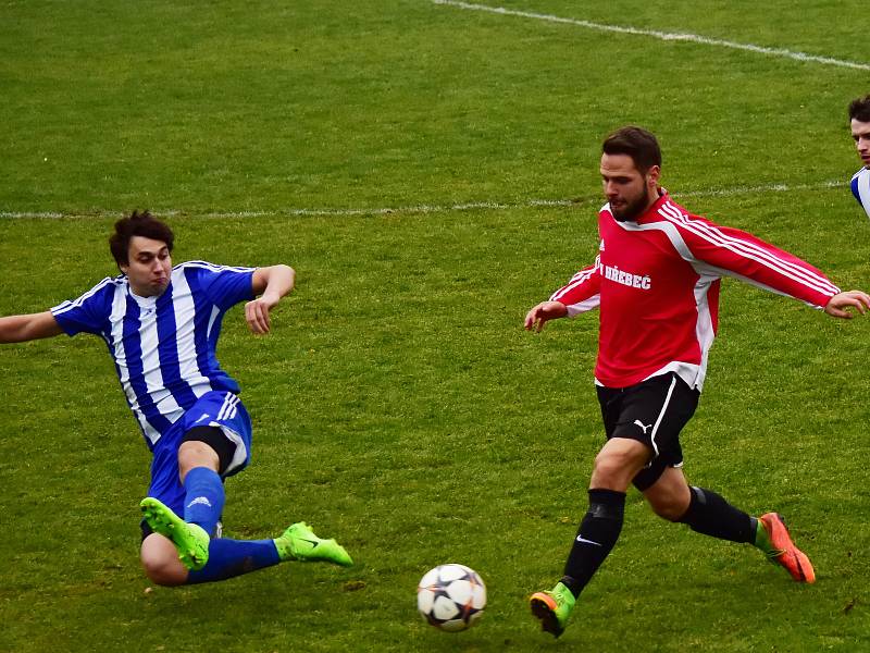 Fotbalisté Zavidova si v závěrečném podzimním kole I. A třídy poradili i s vedoucí Hřebčí.