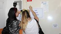 Studenti v Rakovníku protestovali proti propouštění učitelů.
