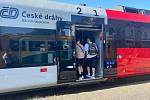 První jízda nové motorové soupravy RegioFox  směřovala na trase osobního vlaku 7708 z Rakovníka do Berouna.