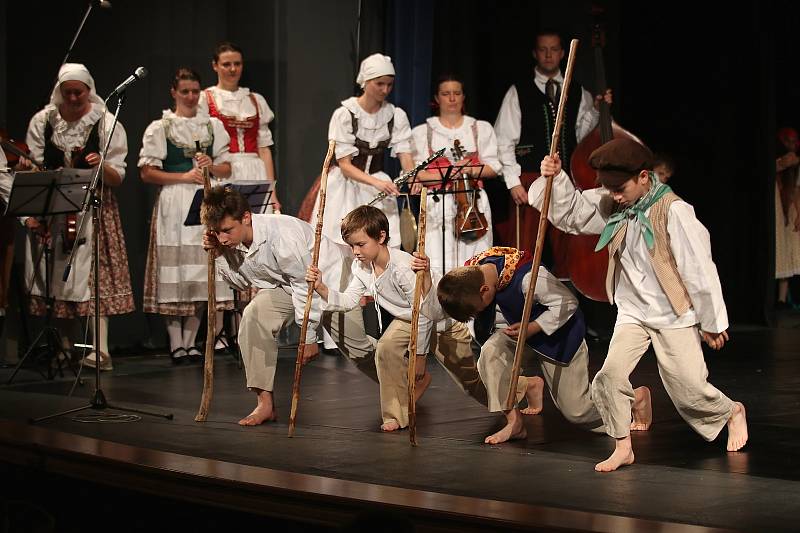 Dětský folklórní soubor Borůvky se zúčastnil celostátní přehlídky v Jihlavě.