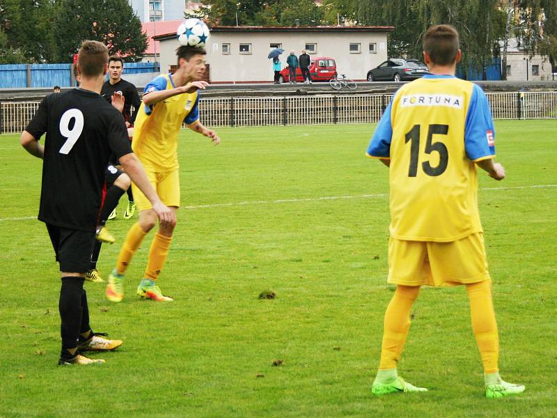 Starší dorostenci SK Rakovník v 6. kole divize nestačili na Spartak Příbram, kterému podlehli 1:2.