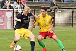 Fotbalisté SK Rakovník porazili Rejšice překvapivě vysoko 4:0, když se hattrickem blýskl Petr Tvrz.