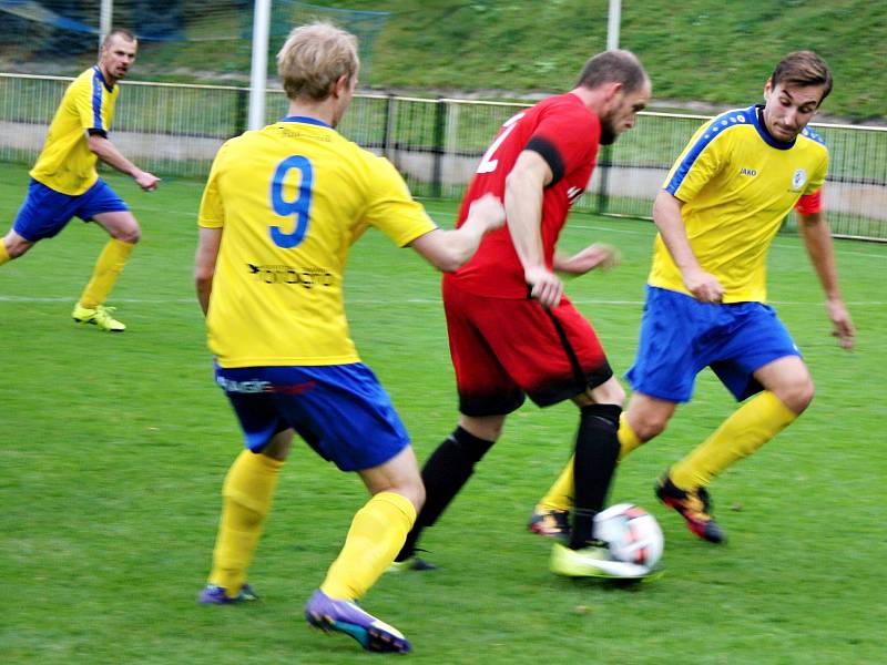 Fotbalisté SK Rakovník vyhráli doma i popáté. V 8. divizním kole zničili Dobříš 5:0.